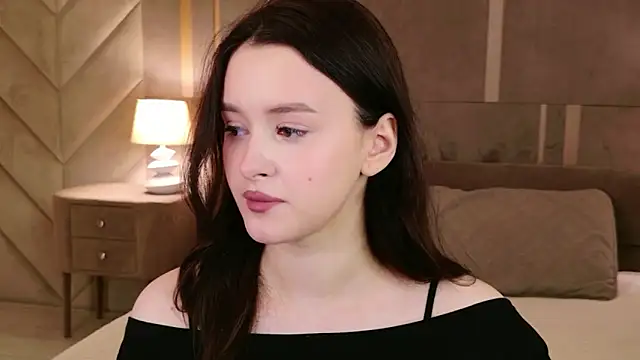 Snapshot of EvaSwen chatting on 06/15/26, 11:01 EvaSwen online show from 06/15/26, 11:01