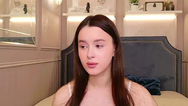 Snapshot of EvaSwen chatting on 06/22/26, 10:56 EvaSwen online show from 06/22/26, 10:56