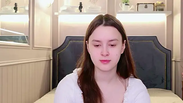 Snapshot of EvaSwen chatting on 07/05/26, 11:56 EvaSwen online show from 07/05/26, 11:56