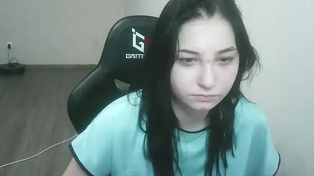 meow woem online show from 10/31/25, 01:01