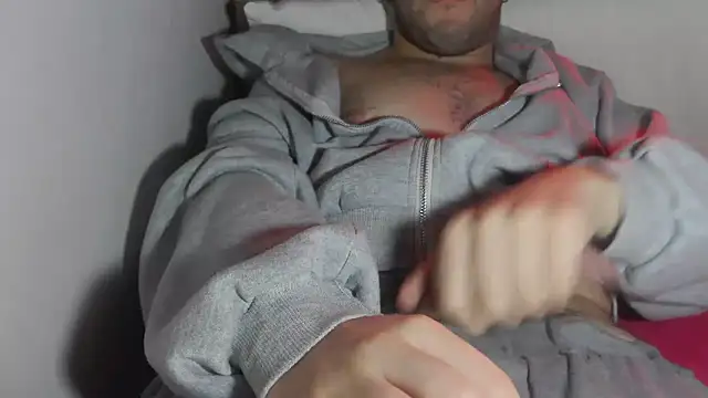 cazzo18cm3 online show from 12/18/25, 10:38