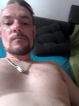 Snapshot of PURE24HATE chatting on 10/17/25, 01:35 PURE24HATE online show from 10/17/25, 01:35