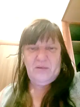 Apeesynka55211 online show from 11/19/25, 04:23