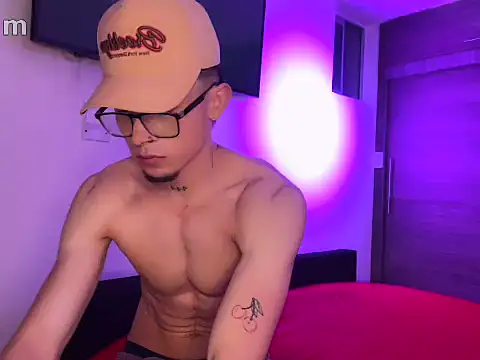 strongManLatino online show from 02/05/26, 02:27