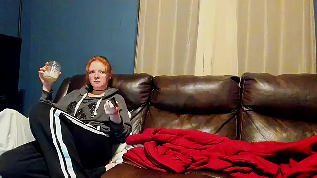 Snapshot of LoversUnleashedXO chatting on 10/04/25, 04:10 LoversUnleashedXO online show from 10/04/25, 04:10