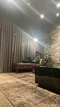 tia   fox online show from 11/17/25, 11:43