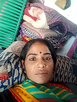 Snapshot of Maya_Rajput5 chatting on 10/14/25, 06:47 Maya Rajput5 online show from 10/14/25, 06:47