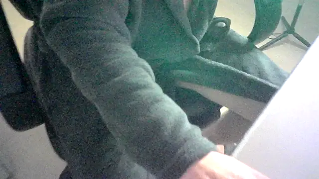 nobby2012 online show from 04/12/26, 04:01