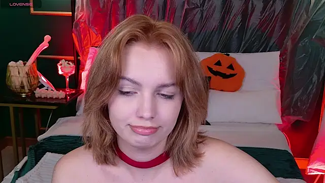 VioletteRose online show from 10/21/25, 05:13