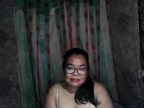 Snapshot of cris_tita chatting on 03/08/26, 02:32 cris tita online show from 03/08/26, 02:32