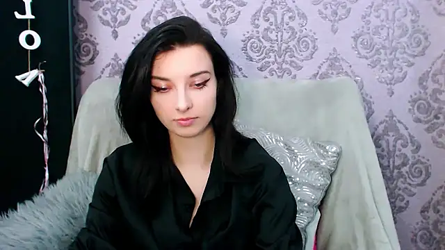 DominantLuna online show from 11/23/25, 08:41