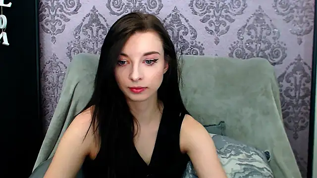 DominantLuna online show from 04/30/26, 04:24