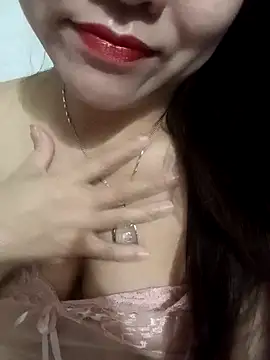 Snapshot of ZingCii chatting on 11/04/25, 05:12 ZingCii online show from 11/04/25, 05:12