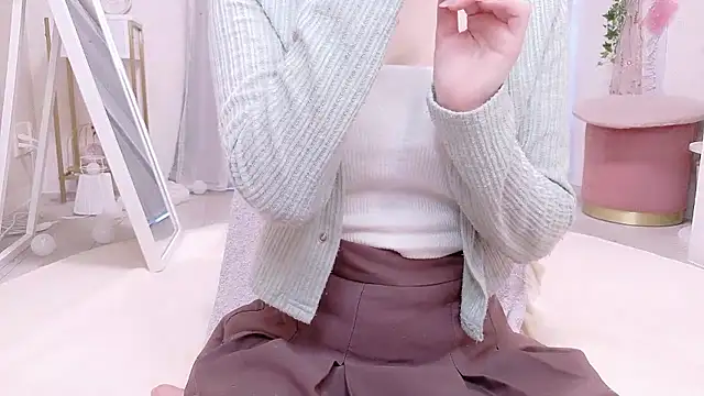 Snapshot of MAYU_cha chatting on 10/12/25, 02:43 MAYU cha online show from 10/12/25, 02:43