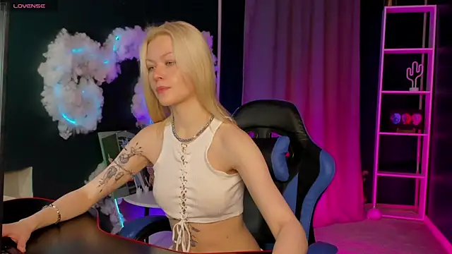 Callista a online show from 12/14/25, 03:01