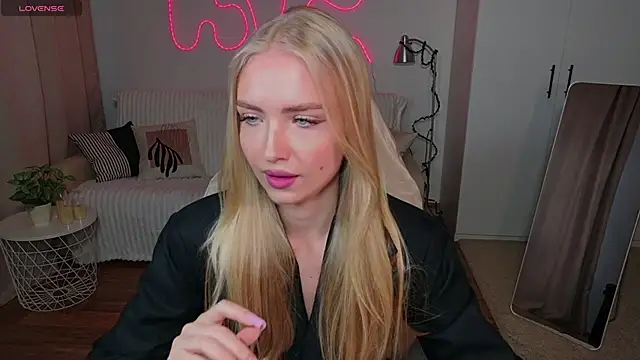 TessaGrays online show from 04/04/26, 09:51