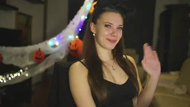 Snapshot of CandyStorm chatting on 10/28/25, 08:11 CandyStorm online show from 10/28/25, 08:11