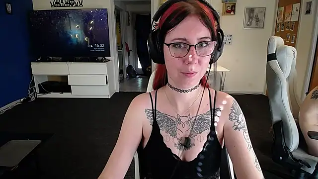 TattooedGirls online show from 09/29/25, 02:33