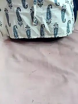 Kanneeswari online show from 11/21/25, 01:37