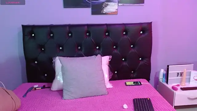 Jazmin ny online show from 10/22/25, 01:44