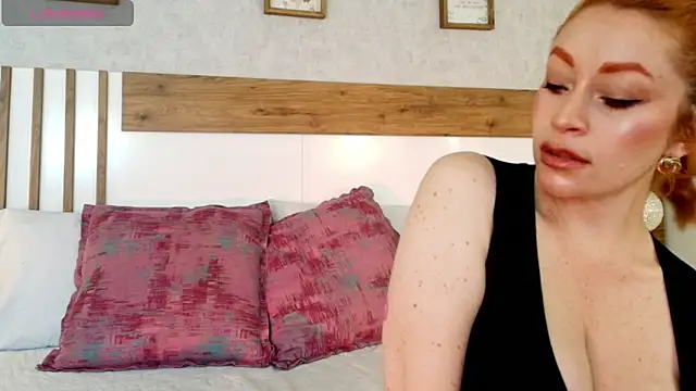 Snapshot of LucianaWainN chatting on 02/04/26, 01:17 LucianaWainN online show from 02/04/26, 01:17