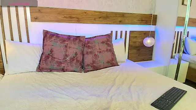 Snapshot of LucianaWainN chatting on 03/04/26, 01:17 LucianaWainN online show from 03/04/26, 01:17