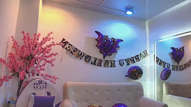 Gabriela milani online show from 10/27/25, 11:25