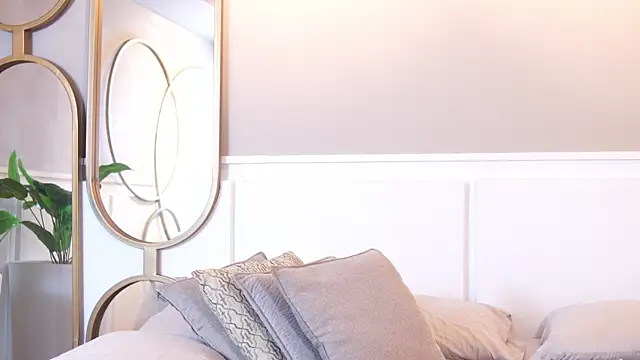 Snapshot of Roxy_Vega chatting on 10/08/25, 12:14 Roxy Vega online show from 10/08/25, 12:14