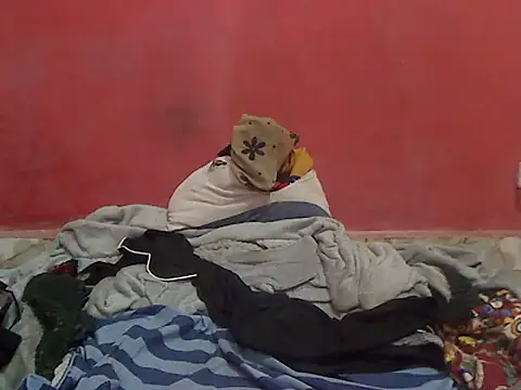 Snapshot of RoseNaya chatting on 11/04/25, 03:16 RoseNaya online show from 11/04/25, 03:16