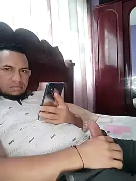 Snapshot of fayola20 chatting on 09/29/25, 06:24 fayola20 online show from 09/29/25, 06:24