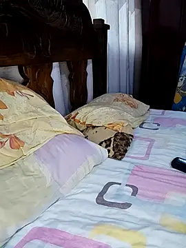 Snapshot of fayola20 chatting on 10/04/25, 08:18 fayola20 online show from 10/04/25, 08:18