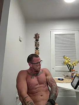 Snapshot of Beefkakey82 chatting on 11/01/25, 01:13 Beefkakey82 online show from 11/01/25, 01:13