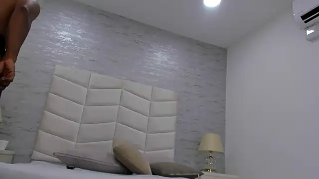 jax black online show from 10/30/25, 07:03