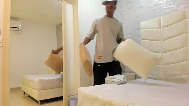 jax black online show from 12/02/25, 06:47