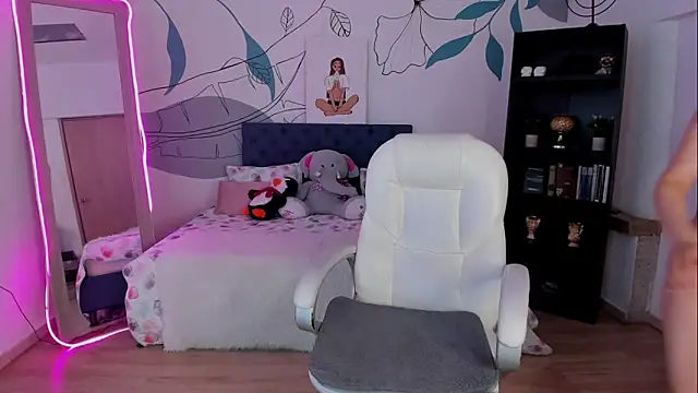 Goth Alice online show from 12/14/25, 07:29