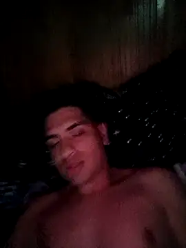 Snapshot of daniandr119 chatting on 11/06/25, 04:35 daniandr119 online show from 11/06/25, 04:35