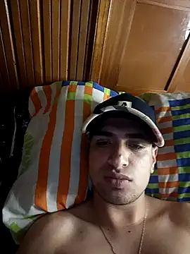 Snapshot of daniandr119 chatting on 11/27/25, 02:13 daniandr119 online show from 11/27/25, 02:13