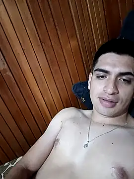 Snapshot of daniandr119 chatting on 11/28/25, 12:35 daniandr119 online show from 11/28/25, 12:35