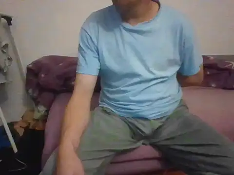 honzinka83 online show from 10/28/25, 04:42