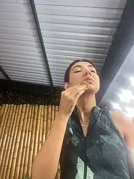 cloe taylor   online show from 11/07/25, 03:39