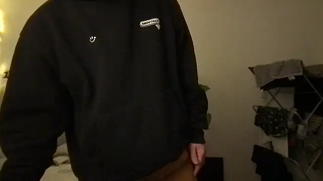 Snapshot of Angus80085 chatting on 01/14/26, 05:51 Angus80085 online show from 01/14/26, 05:51