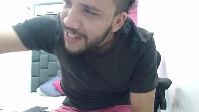 Juan FelipeX01 online show from 10/22/25, 03:23