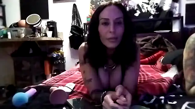 inkdhollow1 online show from 11/12/25, 11:36