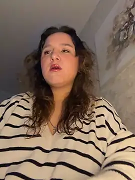 Snapshot of Luisaa_rosee chatting on 10/04/25, 01:53 Luisaa rosee online show from 10/04/25, 01:53