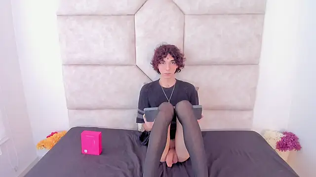 Scaarlett 22  online show from 10/30/25, 06:08