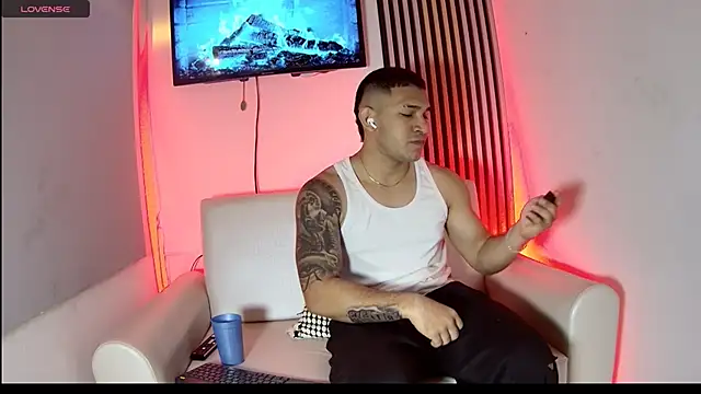 venedic bull online show from 11/12/25, 04:13