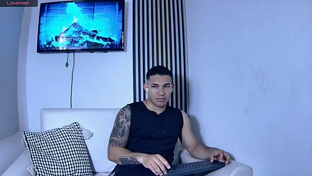 venedic bull online show from 11/24/25, 04:12