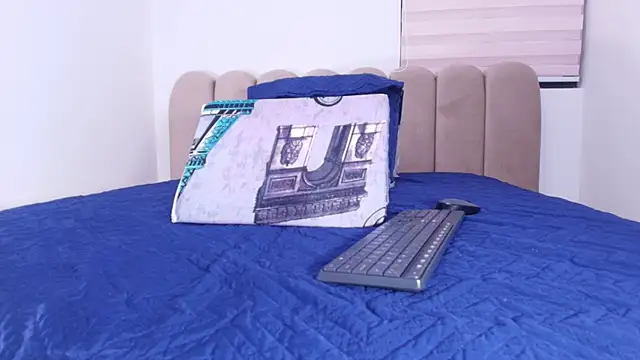 ashly mr online show from 12/05/25, 12:03