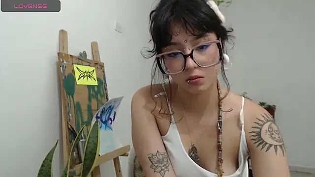 Lia Carter  online show from 04/11/26, 12:48