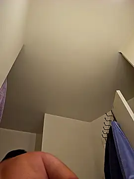 Roddog18 online show from 10/05/25, 04:44